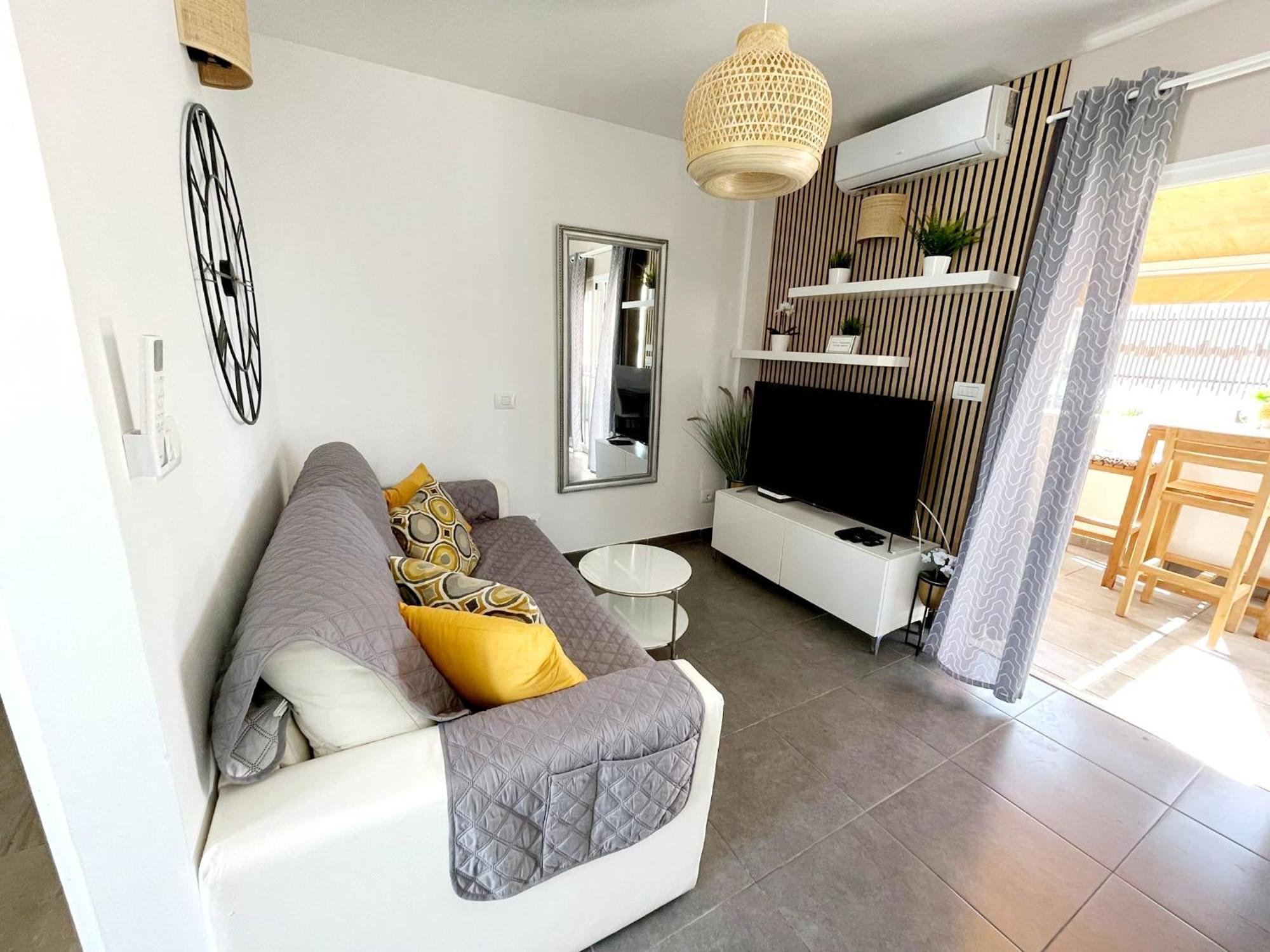 Front Of A Beach Aircon Las Americas Costa Adeje 플라야데라스아메리카스 외부 사진