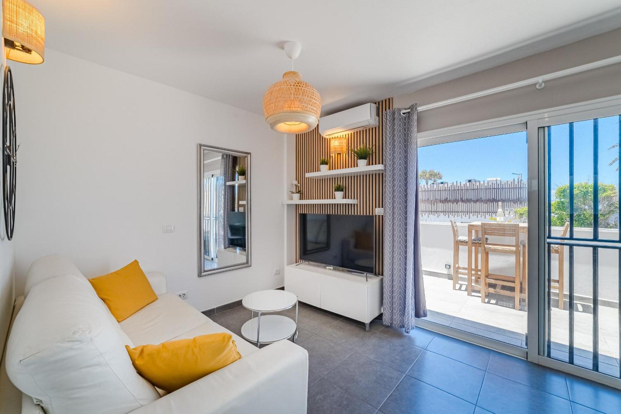 Front Of A Beach Aircon Las Americas Costa Adeje 플라야데라스아메리카스 외부 사진