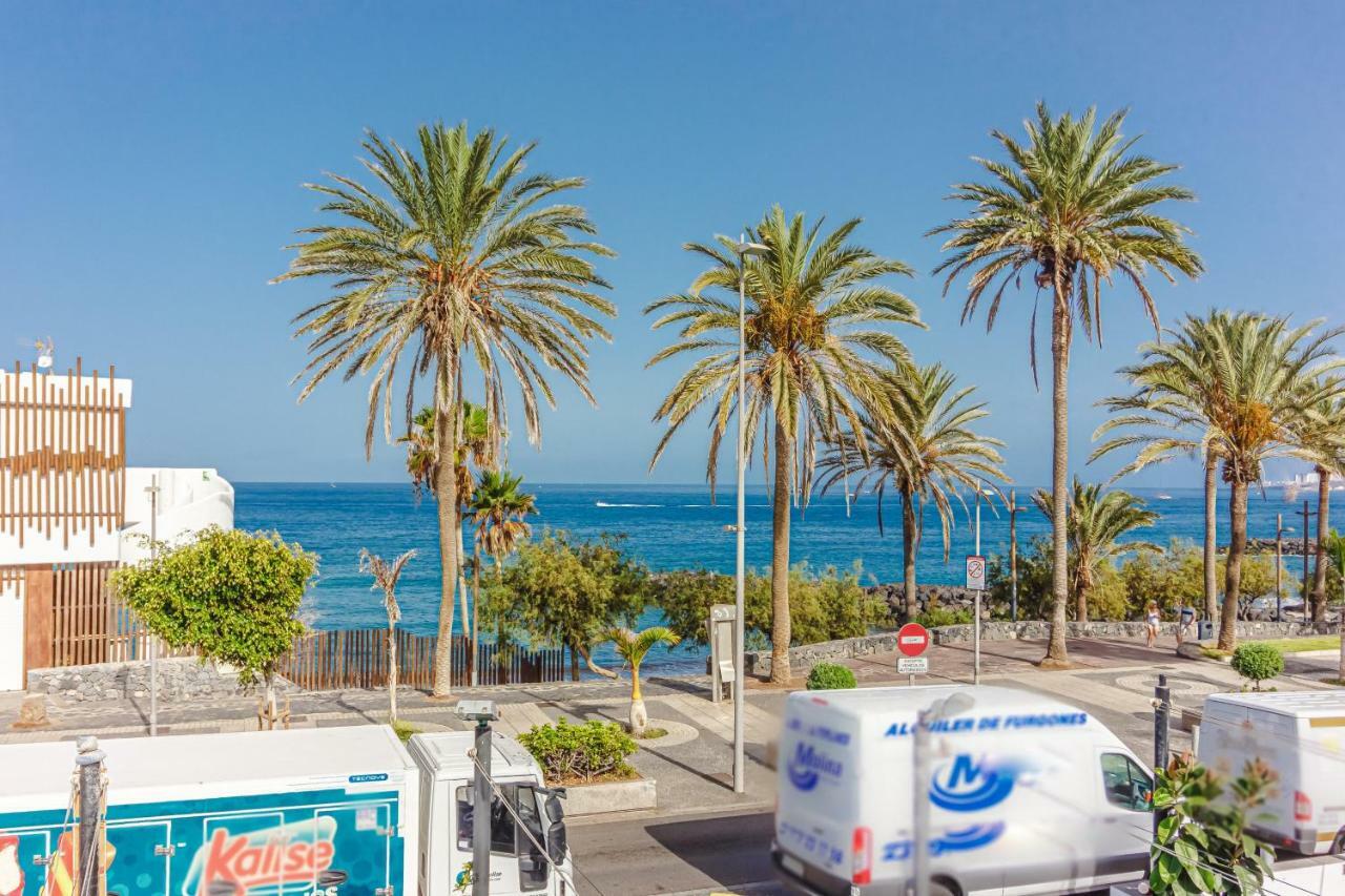 Front Of A Beach Aircon Las Americas Costa Adeje 플라야데라스아메리카스 외부 사진